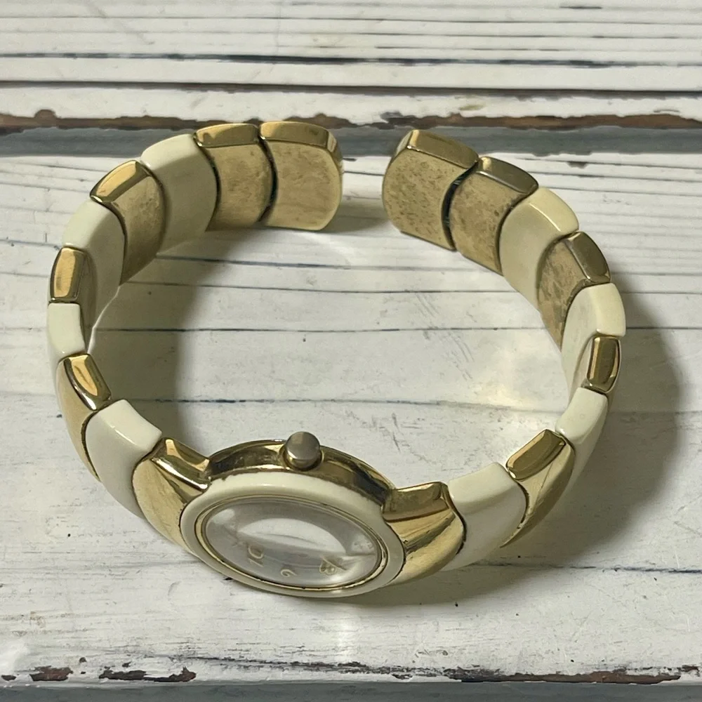 NEW BATTERY Vintage 90's Women’s Bangle Watch Boca Classics Gold White Ivory‎
